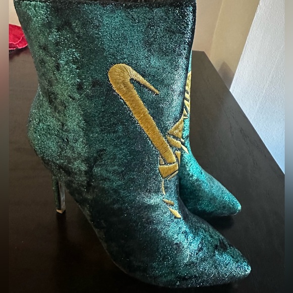 Marvel Her Universe “Loki” heel Bootie . Metallic Green & Gold Size 8 NEW - Picture 6 of 11